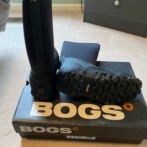 BOGS Mens Classic High waterproof winter boots - new in box size 9